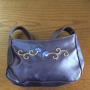 Wristlet purse